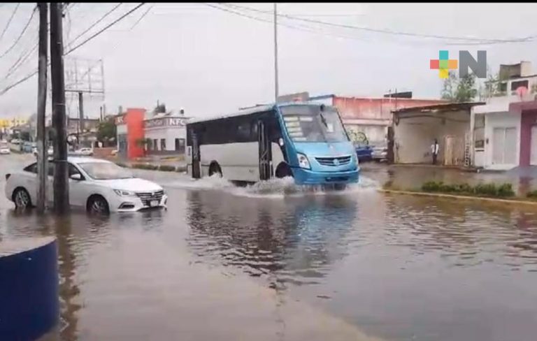 inundaciones-en-avenidas-de-Coatzacoalcos-III