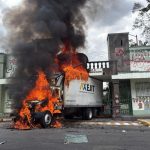 ayotzinapa-camion-incendio-campo-militar-1-cdmx