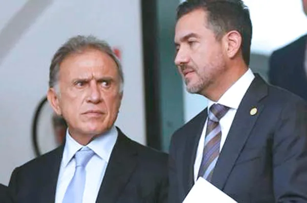 2_SACAN-A-LOS-YUNES-DE-LA-BANCADA-DEL-PAN2