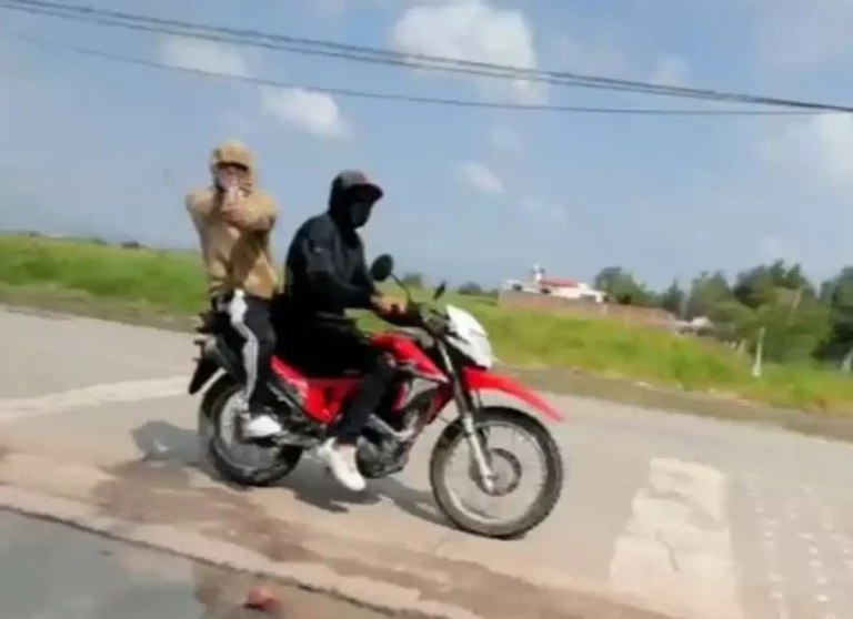 motociclista-es-baleado-durante-transimison-en-vivo-en-guanajuato_4a33db64-d513-4dd2-983d-337d7278cc43_media