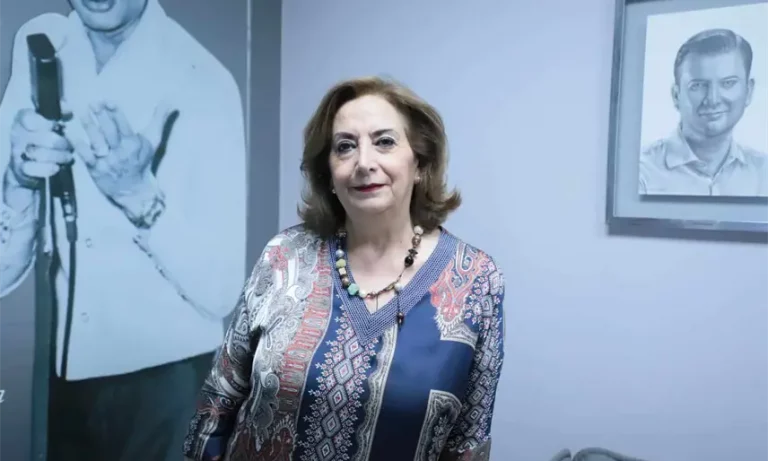 8477c6b3-864e-4eed-9680-f8193ae62484-53f5884e-focus-0-0-856-514