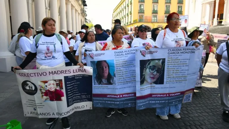 bloquean_centro_colectivos_desaparecidos_xalapa.jpg_1103262719