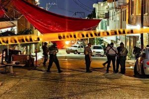 ataque-trabajadores-universidad-autonoma-de-guerrero-acapulco-19abr26