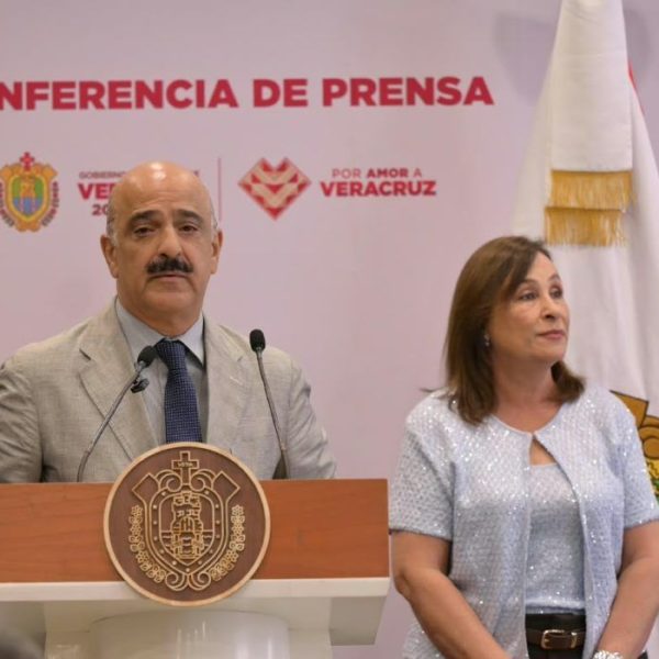 Ahued seguirá al frente de SEGOB