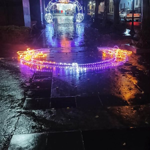 En Xico vandalizan catrinas y adornos