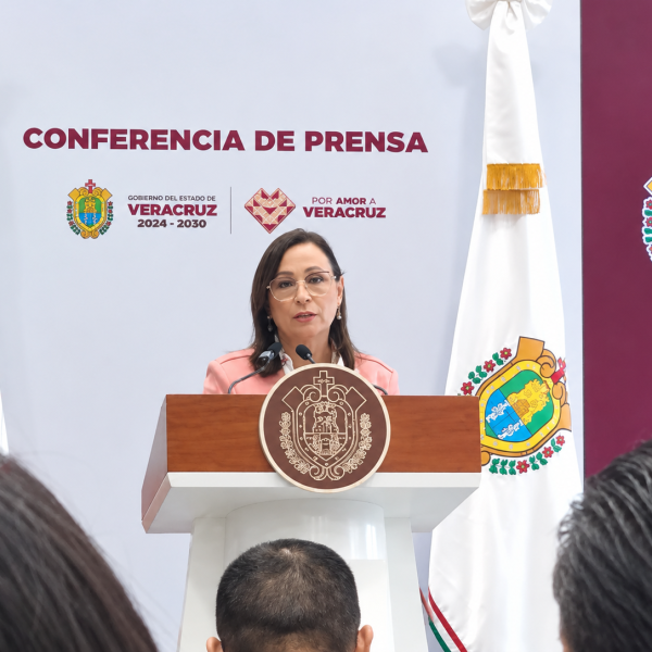 Gobernadora respalda a maestro de Martínez de la Torre